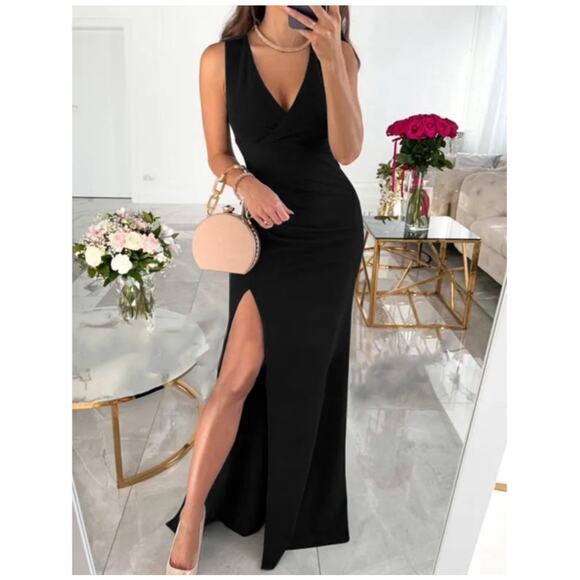 Dress the Population Sandra Plunge Crepe Trumpet Gown Black Size XS NWOT - Picture 3 of 11